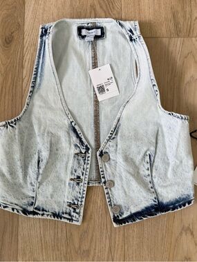 Forever 21 Light Denim Cropped Vest